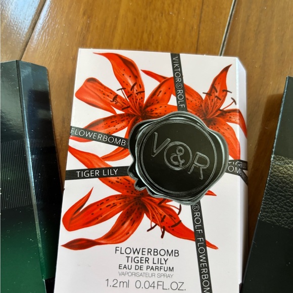 Viktor & Rolf sample Collection - Picture 3 of 6